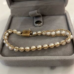 Real pearl and gold bracelet